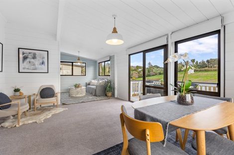 Photo of property in 71 Heta Road, Highlands Park, New Plymouth, 4312