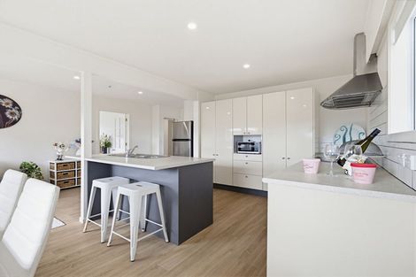 Photo of property in 127b Bruce Mclaren Road, Henderson, Auckland, 0612