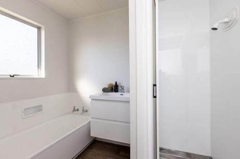 Photo of property in 2 Cabot Place, Flaxmere, Hastings, 4120