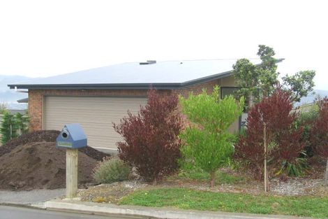 Photo of property in 26 James Nairn Grove, Riverstone Terraces, Upper Hutt, 5018