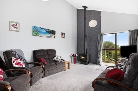 Photo of property in 4 Karoro Place, Paremata, Porirua, 5024