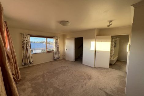 Photo of property in 2/50 Bond Crescent, Forrest Hill, Auckland, 0620