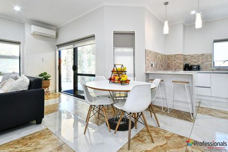 Photo of property in 4225a Great North Road, Glendene, Auckland, 0602