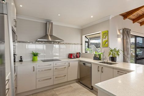 Photo of property in 16 Kahurangi Place, Snells Beach, 0920