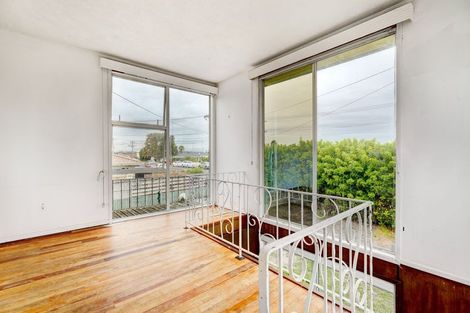 Photo of property in 141 Centreway Road, Orewa, 0931