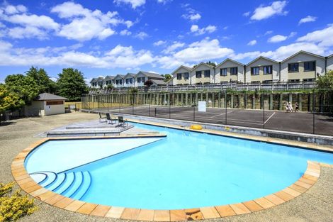 Photo of property in 14/11 The Avenue, Albany, Auckland, 0632