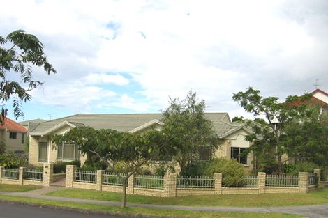 Photo of property in 12 Hogarth Rise, West Harbour, Auckland, 0618