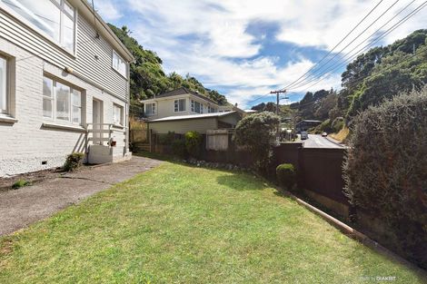 Photo of property in 23 Melrose Road, Island Bay, Wellington, 6023