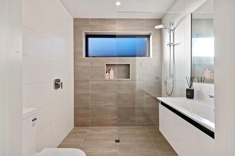 Photo of property in 2 Wanderer Lane, Jacks Point, Queenstown, 9371