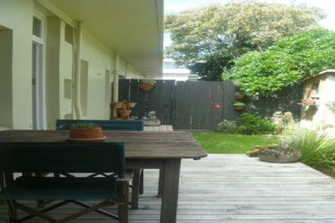 Photo of property in Hobson Flats, 2/1 Hobson Street, Pipitea, Wellington, 6011