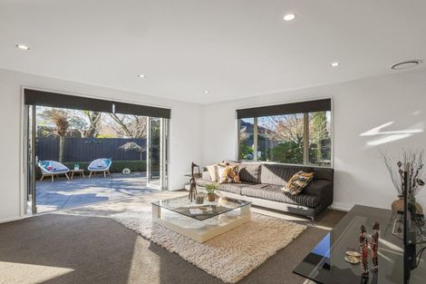 Photo of property in 76 Willowview Drive, Redwood, Christchurch, 8051