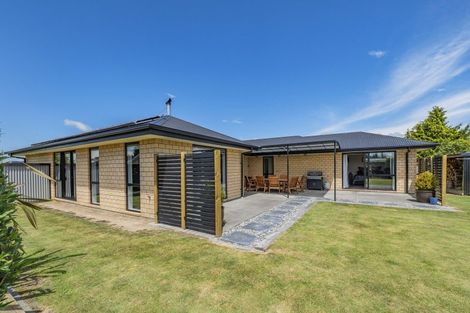 Photo of property in 13 Cressy Place, Darfield, 7510