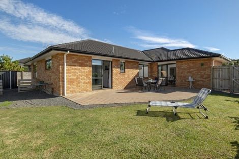 Photo of property in 16 Lynley Park Drive, Omokoroa, 3114