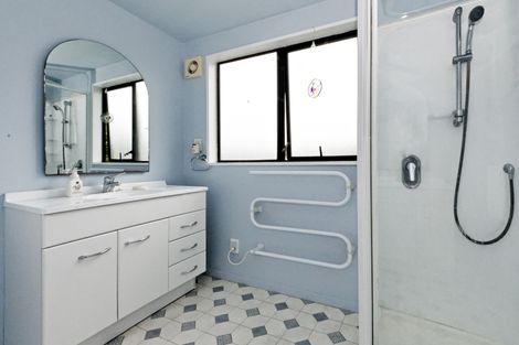 Photo of property in 23a Withers Road, Glen Eden, Auckland, 0602