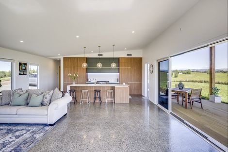 Photo of property in 2658 Taihape Road, Sherenden, Hastings, 4179