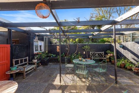 Photo of property in 180 Kawaha Point Road, Kawaha Point, Rotorua, 3010