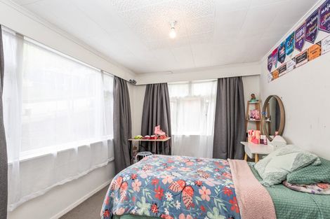 Photo of property in 22 Hawkhurst Road, Lyttelton, 8082