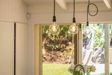 Photo of property in 2a Warner Park Avenue, Laingholm, Auckland, 0604