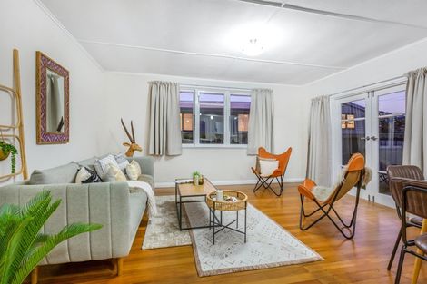 Photo of property in 2a Taupiri Crescent, Titahi Bay, Porirua, 5022