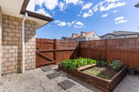 Photo of property in 16 Janway Avenue, Flat Bush, Auckland, 2016