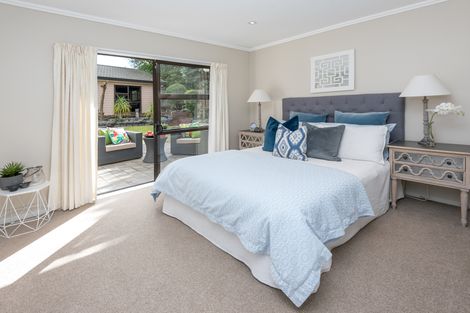 Photo of property in 11 Woodview Rise, Botany Downs, Auckland, 2010