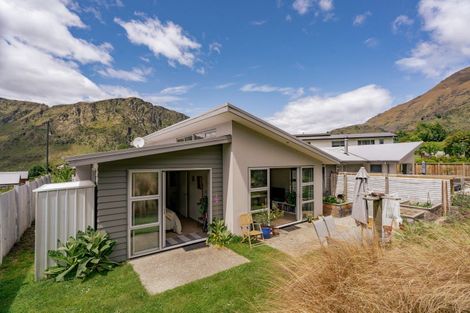 Photo of property in 26 Harrys Close, Arthurs Point, Queenstown, 9371