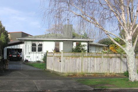 Photo of property in 91 Ruamahanga Crescent, Terrace End, Palmerston North, 4410