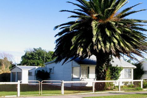 Photo of property in 28 Waimea Road, Waikanae Beach, Waikanae, 5036