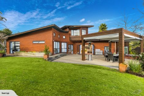 Photo of property in 28 Oakford Park Crescent, Greenhithe, Auckland, 0632