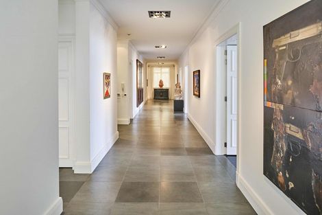 Photo of property in Orient Flats, 348 Oriental Parade, Oriental Bay, Wellington, 6011