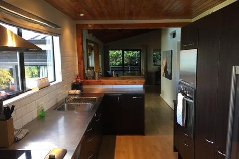 Photo of property in 7 Mckerrow Place, Sunshine Bay, Queenstown, 9300