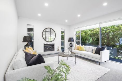 Photo of property in 10a Waterloo Road, Milford, Auckland, 0620