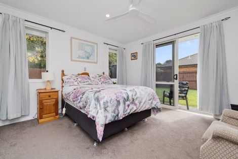 Photo of property in 33 Seabreeze Place, Papamoa Beach, Papamoa, 3118