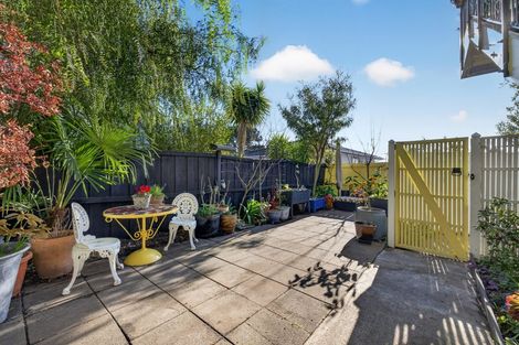 Photo of property in 2/31a Huntsbury Avenue, Huntsbury, Christchurch, 8022