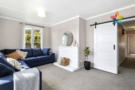 Photo of property in 16 Cleland Crescent, Naenae, Lower Hutt, 5011