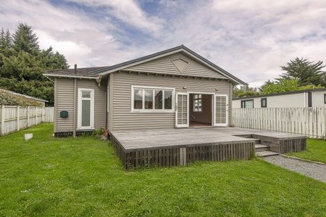 Photo of property in 3 Queen Street, Coalgate, 7673