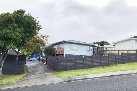 Photo of property in 22 Cedar Heights Avenue, Massey, Auckland, 0614