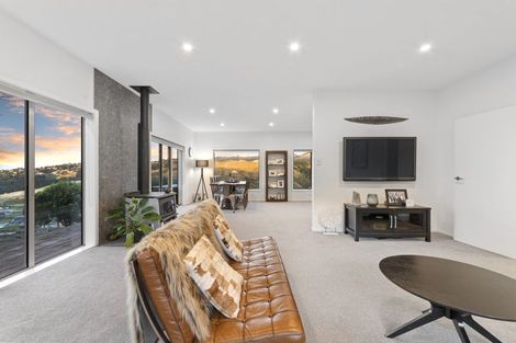 Photo of property in 333 Worsleys Road, Cracroft, Christchurch, 8022