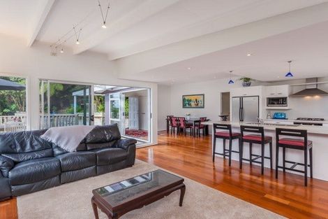 Photo of property in 46 Wood Bay Road, Titirangi, Auckland, 0604