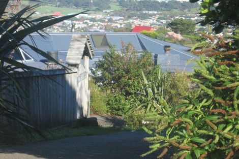 Photo of property in 5 Poto Road, Normandale, Lower Hutt, 5010