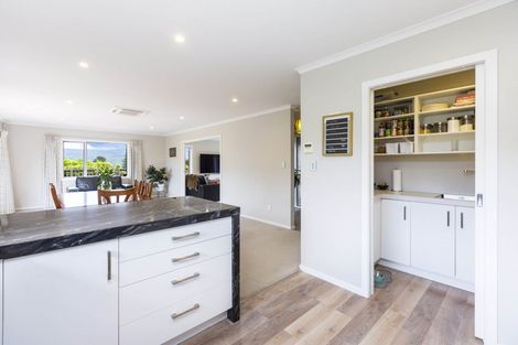 Photo of property in 1 Mckenzie Way, Timberlea, Upper Hutt, 5018