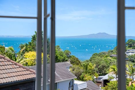 Photo of property in 41 Montgomery Avenue, Rothesay Bay, Auckland, 0630