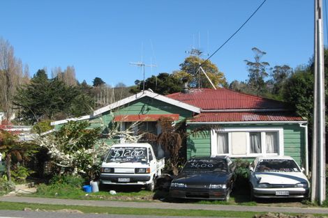 Photo of property in 20 Milne Street, Hunterville, 4730