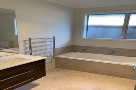 Photo of property in 10 Richardson Road, Omokoroa, 3114