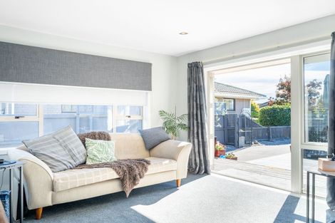 Photo of property in 14 Bideford Place, Dallington, Christchurch, 8061