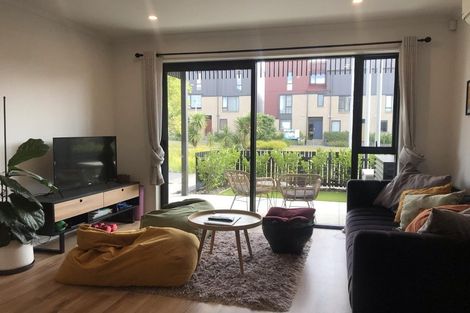 Photo of property in 10/71 Hobsonville Road, Hobsonville, Auckland, 0616