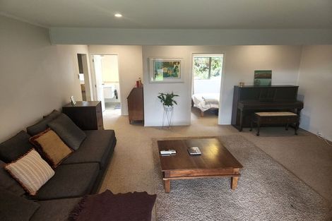 Photo of property in 25 South Lynn Road, Titirangi, Auckland, 0604