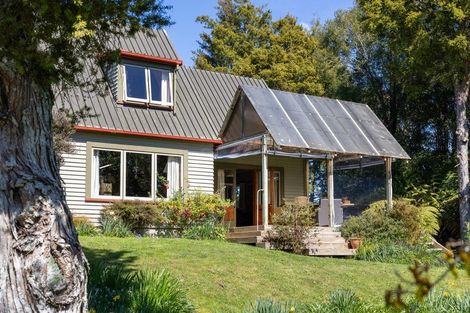 Photo of property in 16 School Road, Lower Moutere, Upper Moutere, 7175