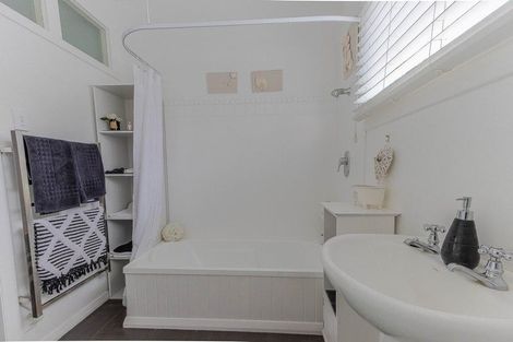 Photo of property in 18 Godwin Crescent, College Estate, Whanganui, 4500