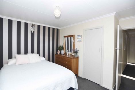 Photo of property in 52 Holloway Street, Waikiwi, Invercargill, 9810